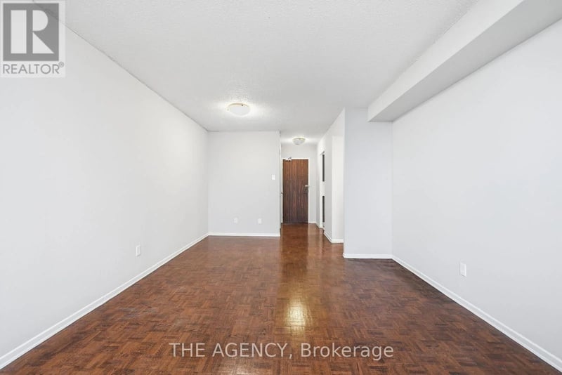 #2204A 2350 Dundas Street West, Toronto (High Park North), Ontario, M6P4B1, Toronto (High Park North), Ontario — photo 1 of 5