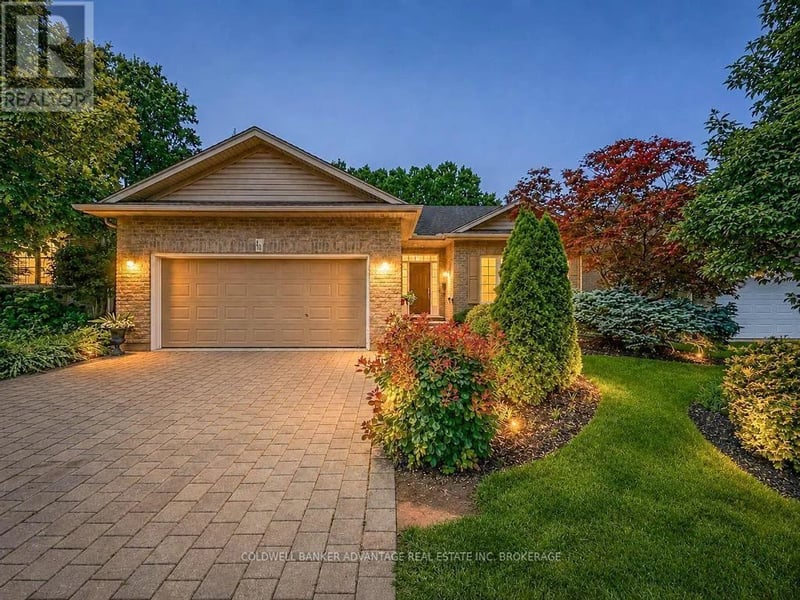 10 Stonegate Place, Pelham (Fonthill), Ontario, L0S1E3, Pelham (Fonthill), Ontario — photo 1 of 5