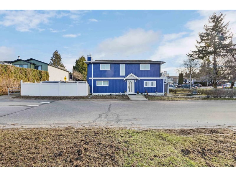 123 SPRINGFIELD Drive, Langley, British Columbia, V4W3K6, Langley, British Columbia — photo 1 of 5