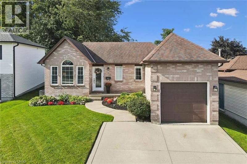 108 CANROBERT Street, Woodstock, Ontario, N4S8X5, Woodstock, Ontario — photo 1 of 5