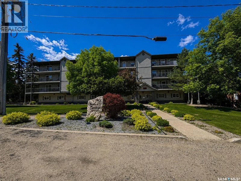 202 1901 1 1/2 AVENUE W, Prince Albert, Saskatchewan, S6V5A8, Prince Albert, Saskatchewan — photo 1 of 5