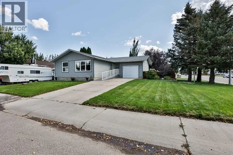 5803 49 Street, Taber, Alberta, T1G1E7, Taber, Alberta — photo 1 of 5