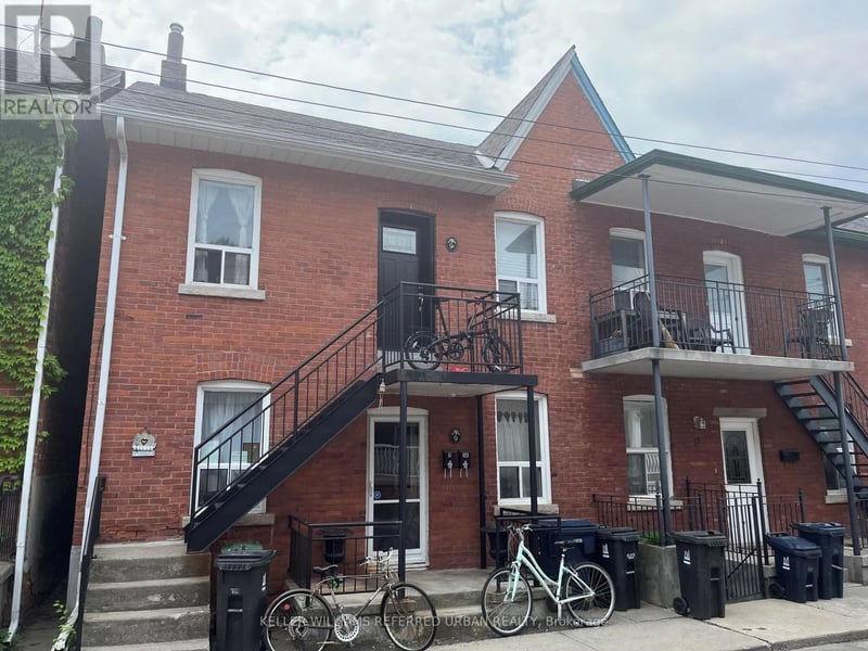 #Main floor 9 Clinton Place, Toronto (Palmerston-Little Italy), Ontario, M6G1J8, Toronto (Palmerston-Little Italy), Ontario — photo 1 of 5