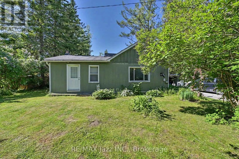 4 Hubbard Street, Georgina (Pefferlaw), Ontario, L0E1N0, Georgina (Pefferlaw), Ontario — photo 1 of 5