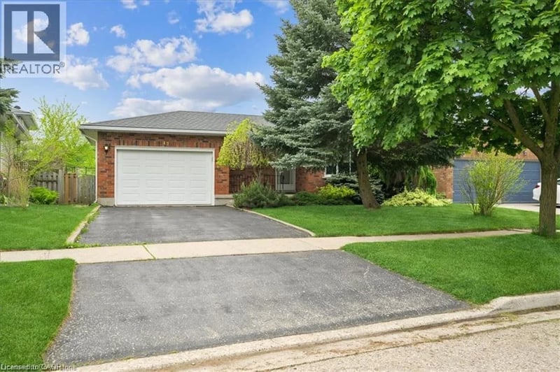 #Upper 47 CLAYCROFT Crescent, Kitchener, Ontario, N2N2R6, Kitchener, Ontario — photo 1 of 5