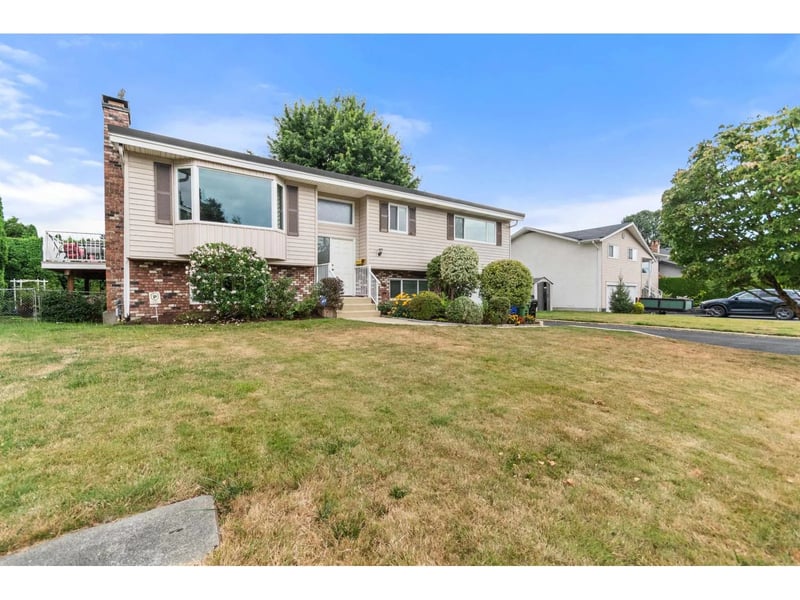 45992 SILVER Avenue, Chilliwack, British Columbia, V2R2P9, Chilliwack, British Columbia — photo 1 of 5