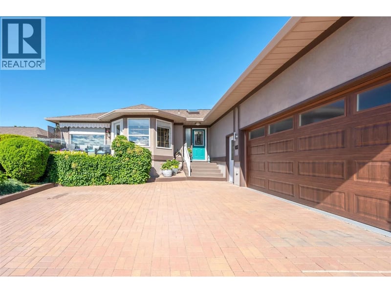 422 Ridge Road, Penticton, British Columbia, V2A8N7, Penticton, British Columbia — photo 1 of 5