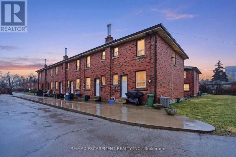 #D 424 East 42nd Street, Hamilton (Hampton Heights), Ontario, L8T3A9, Hamilton (Hampton Heights), Ontario — photo 1 of 5