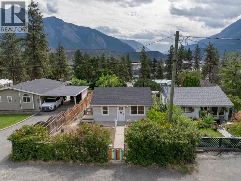 444 Victoria Street, Lillooet, British Columbia, V0K1V0, Lillooet, British Columbia — photo 1 of 5