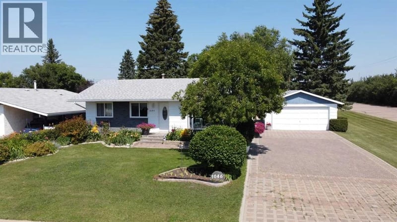 1046 17 Avenue, Wainwright, Alberta, T9W1K2, Wainwright, Alberta — photo 1 of 5