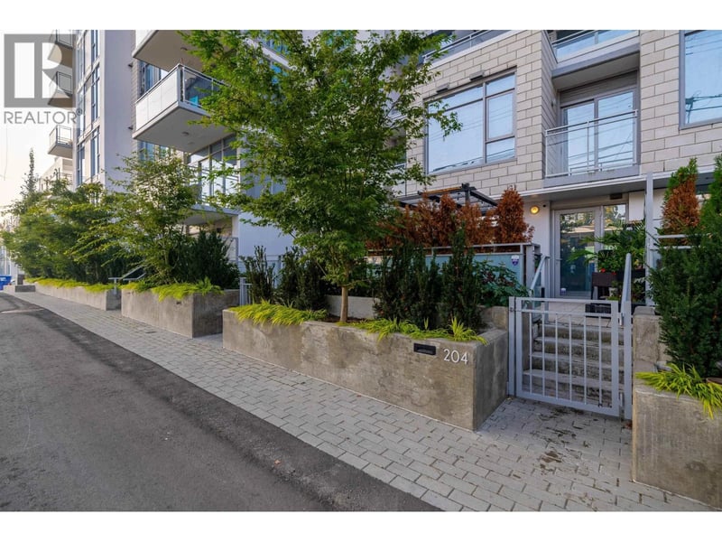 #204 2435 KINGSWAY, Vancouver, British Columbia, V5R5G8, Vancouver, British Columbia — photo 1 of 5