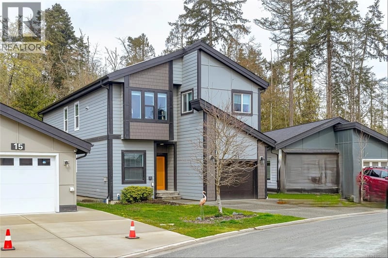 17 Saanich Ridge Drive, Central Saanich, British Columbia, V8M0B8, Central Saanich, British Columbia — photo 1 of 5