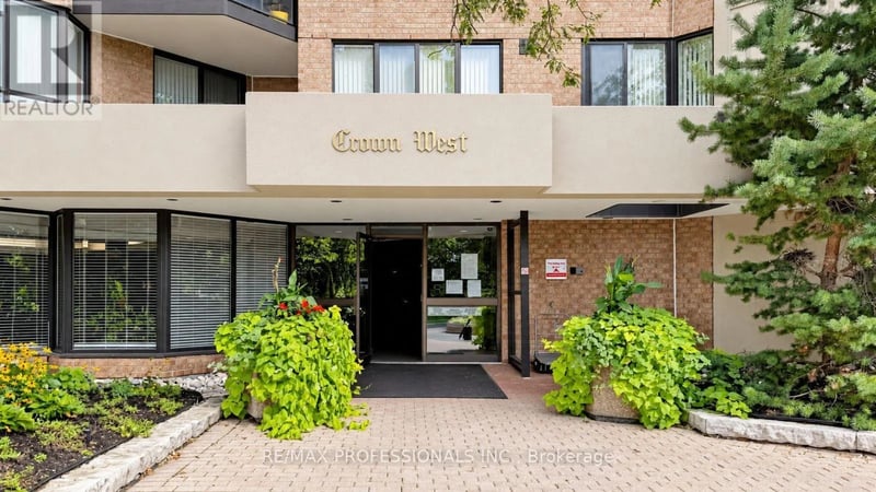 #1107 20 Cherrytree Drive, Brampton (Fletcher's Creek South), Ontario, L6Y3V1, Brampton (Fletcher's Creek South), Ontario — photo 1 of 5
