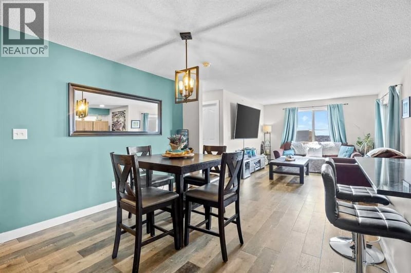 7110 80 Avenue Northeast, Calgary, Alberta, T3J0N4, Calgary, Alberta — photo 1 of 5
