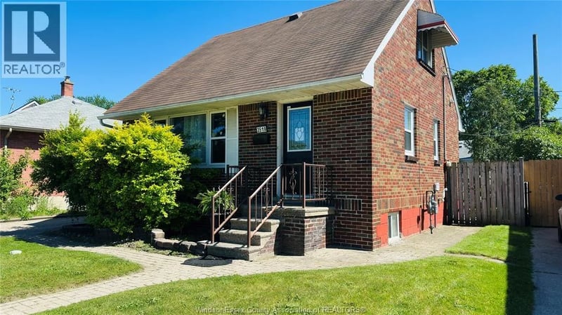 3519 TECUMSEH Road West, Windsor, Ontario, N9C2B6, Windsor, Ontario — photo 1 of 5