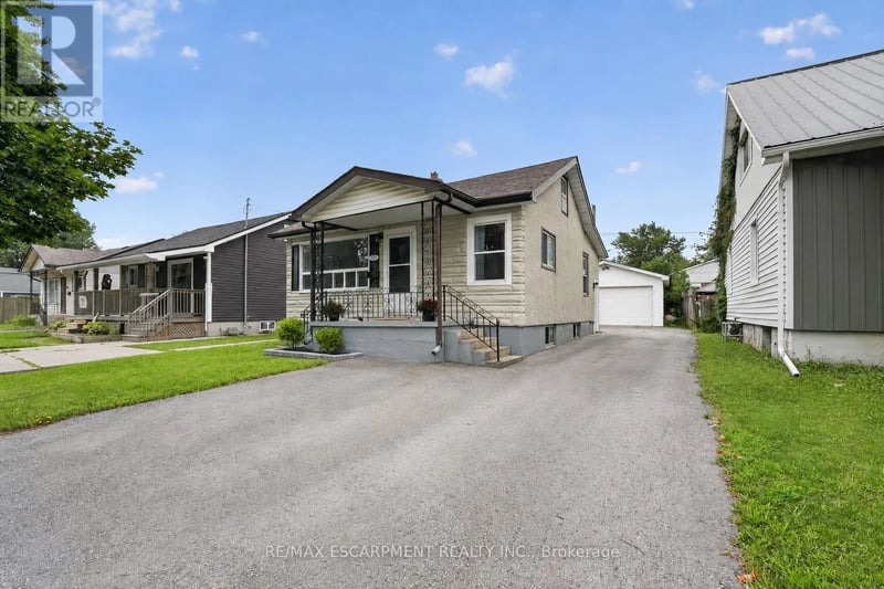 333 Simpson Avenue, Welland (Lincoln/Crowland), Ontario, L3B4Y7, Welland (Lincoln/Crowland), Ontario — photo 1 of 5