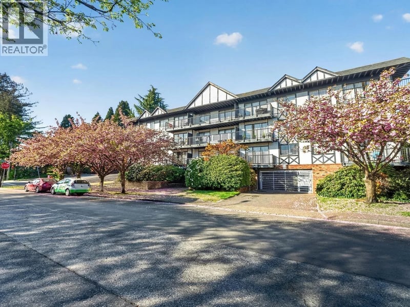 #310 170 4TH Street, North Vancouver, British Columbia, V7M1H5, North Vancouver, British Columbia — photo 1 of 5