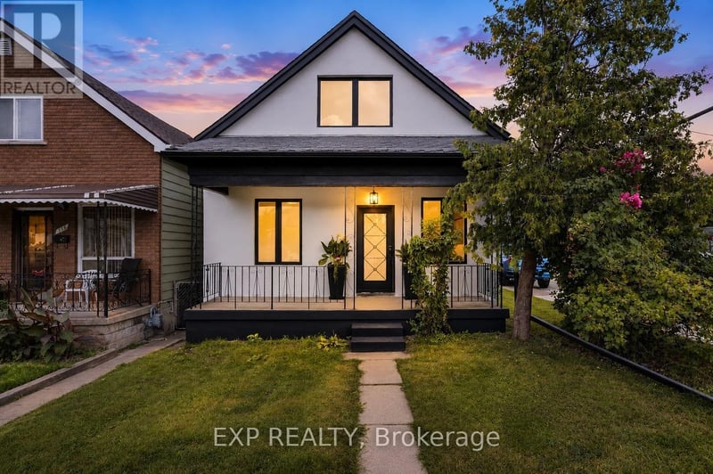 174 London Street North, Hamilton (Crown Point), Ontario, L8H4C2, Hamilton (Crown Point), Ontario — photo 1 of 5