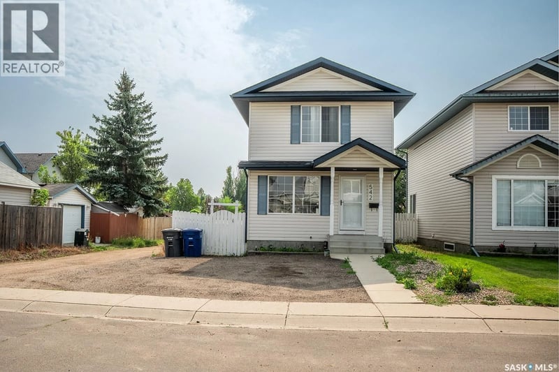 542 Carter WAY, Saskatoon, Saskatchewan, S7L7J1, Saskatoon, Saskatchewan — photo 1 of 5