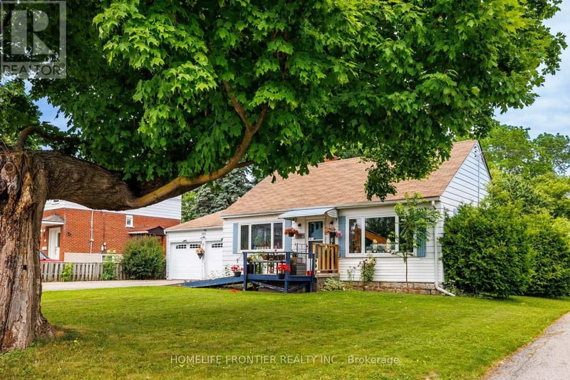 593 Watson Avenue, Newmarket (Huron Heights-Leslie Valley), Ontario, L3Y2V2, Newmarket (Huron Heights-Leslie Valley), Ontario — photo 1 of 4
