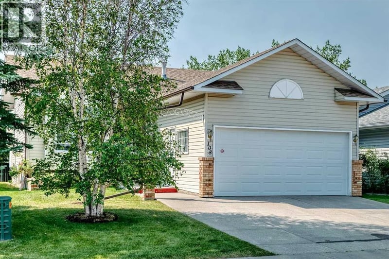 108 Woodside Close Northwest, Airdrie, Alberta, T4B2C7, Airdrie, Alberta — photo 1 of 5