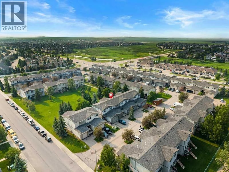 720 Willowbrook Road Northwest, Airdrie, Alberta, T4B2Y9, Airdrie, Alberta — photo 1 of 5