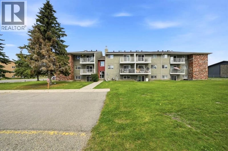19 Bennett Street, Red Deer, Alberta, T4R1V3, Red Deer, Alberta — photo 1 of 5