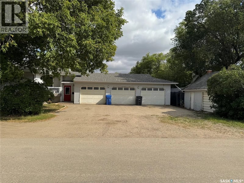 401 Poplar STREET, Wolseley, Saskatchewan, S0G5H0, Wolseley, Saskatchewan — photo 1 of 5