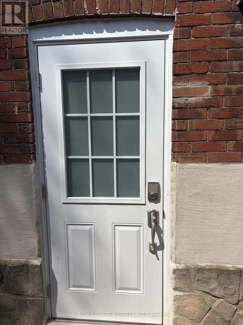 15 Denison Road East, Toronto (Weston), Ontario, M9N1B6, Toronto (Weston), Ontario — photo 1 of 5