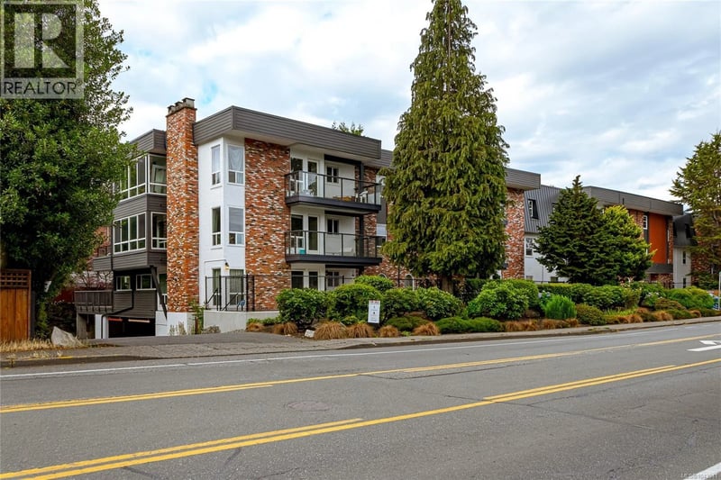 #309 1725 Cedar Hill Cross Road, Saanich, British Columbia, V8P2P8, Saanich, British Columbia — photo 1 of 5