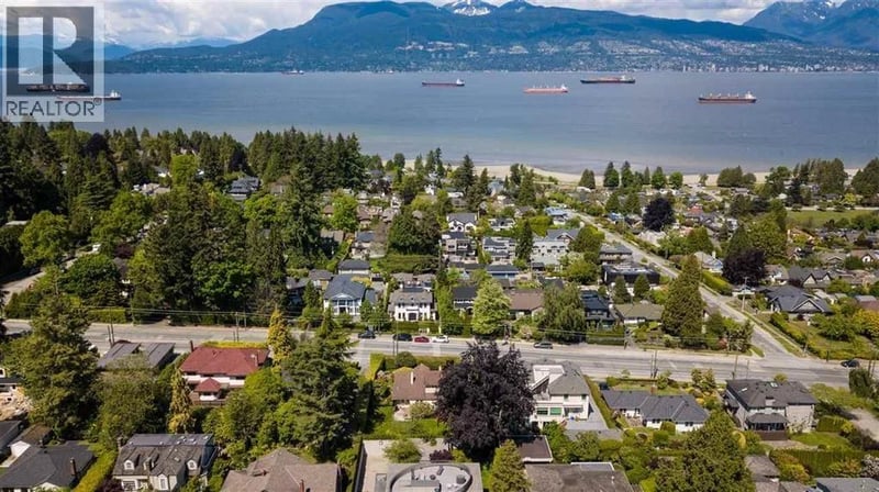 4674 4TH Avenue, Vancouver, British Columbia, V6R1R5, Vancouver, British Columbia — photo 1 of 5
