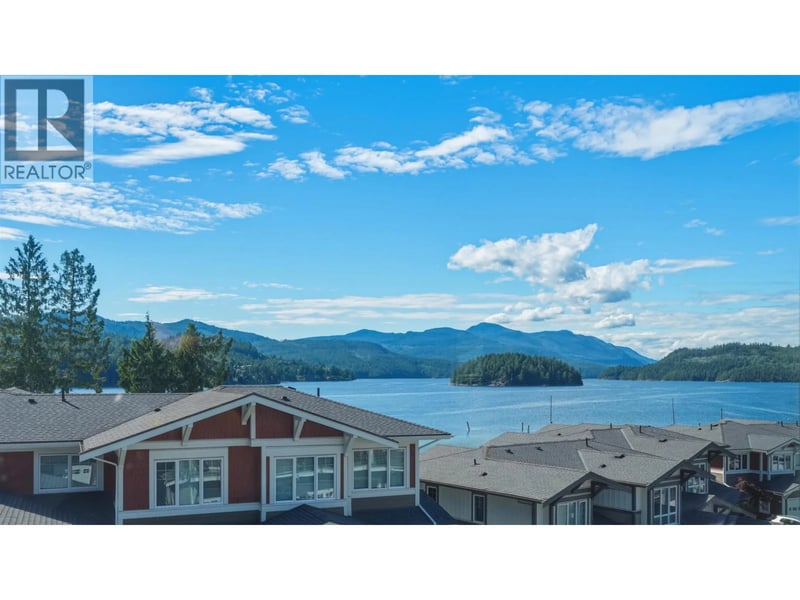 5906 BEACHGATE Lane, Sechelt, British Columbia, V7Z0S3, Sechelt, British Columbia — photo 1 of 5