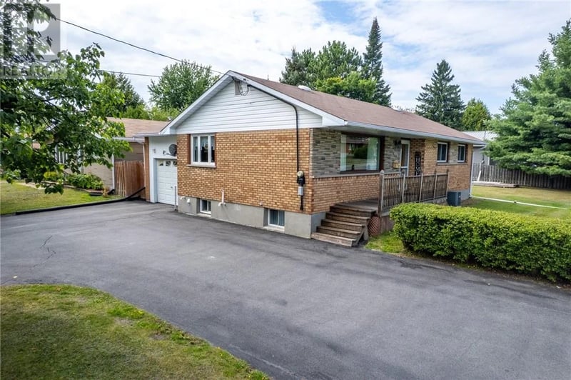 1493 Lansing Avenue, Sudbury, Ontario, P3A4E1, Sudbury, Ontario — photo 1 of 5