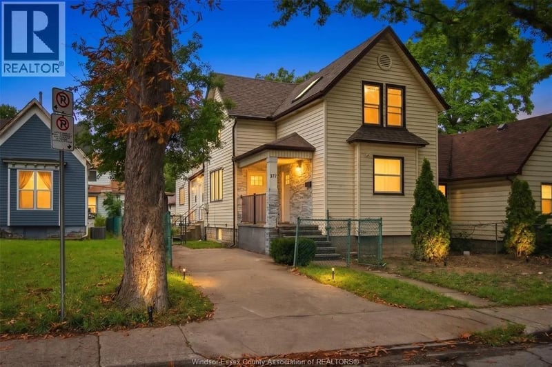 377 PARENT, Windsor, Ontario, N9A2B7, Windsor, Ontario — photo 1 of 5