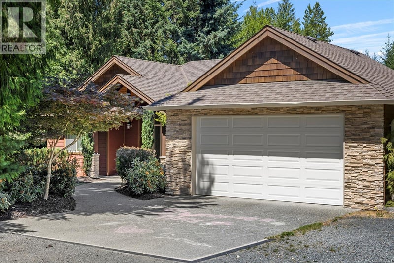 1755 Galvin Place, Qualicum Beach, British Columbia, V9K2V3, Qualicum Beach, British Columbia — photo 1 of 5