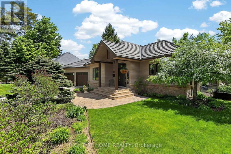 13 Alpine Way, Oro-Medonte (Horseshoe Valley), Ontario, L0L2L0, Oro-Medonte (Horseshoe Valley), Ontario — photo 1 of 5