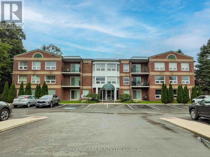 #203 6704 Thorold Stone Road, Niagara Falls (Morrison), Ontario, L2J1B3, Niagara Falls (Morrison), Ontario — photo 1 of 5