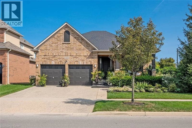 4252 SARAZEN Drive, Burlington, Ontario, L7M4Z2, Burlington, Ontario — photo 1 of 5