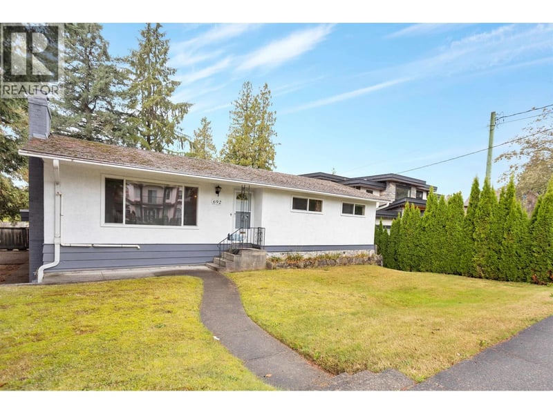 692 BLUE MOUNTAIN Street, Coquitlam, British Columbia, V3J4R9, Coquitlam, British Columbia — photo 1 of 5