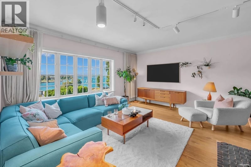 #209 1311 BEACH Avenue, Vancouver, British Columbia, V6E1V6, Vancouver, British Columbia — photo 1 of 5