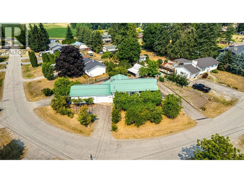 3472 Lockhart Crescent, Spallumcheen, British Columbia, V4Y0S9, Spallumcheen, British Columbia — photo 1 of 5