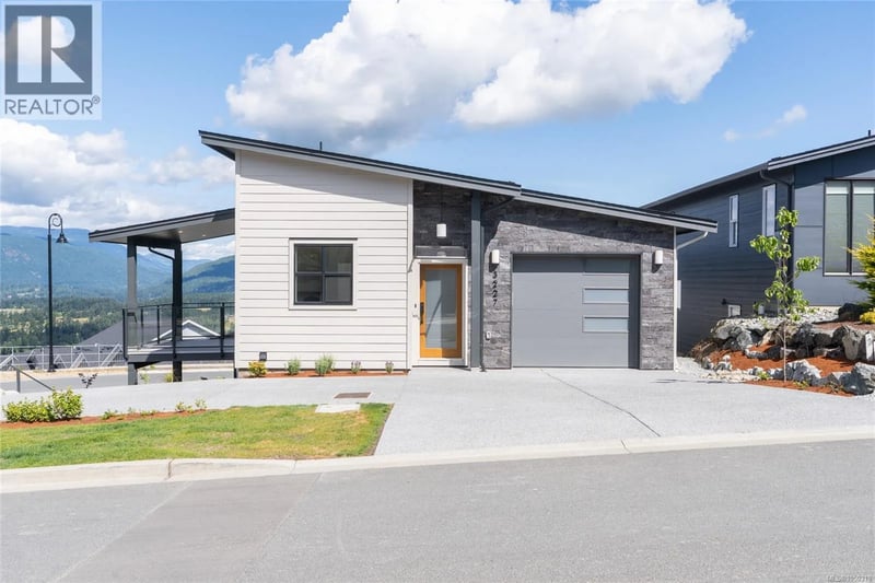 3227 Woodrush Drive, Duncan, British Columbia, V9L0J9, Duncan, British Columbia — photo 1 of 5
