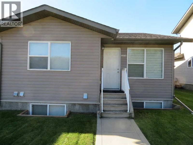 5311 57 Avenue, Ponoka, Alberta, T4J0B1, Ponoka, Alberta — photo 1 of 5