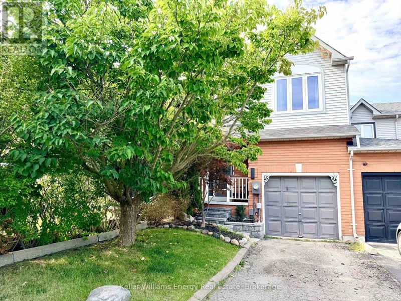 32 Trewin Lane, Clarington (Bowmanville), Ontario, L1C4W9, Clarington (Bowmanville), Ontario — photo 1 of 5