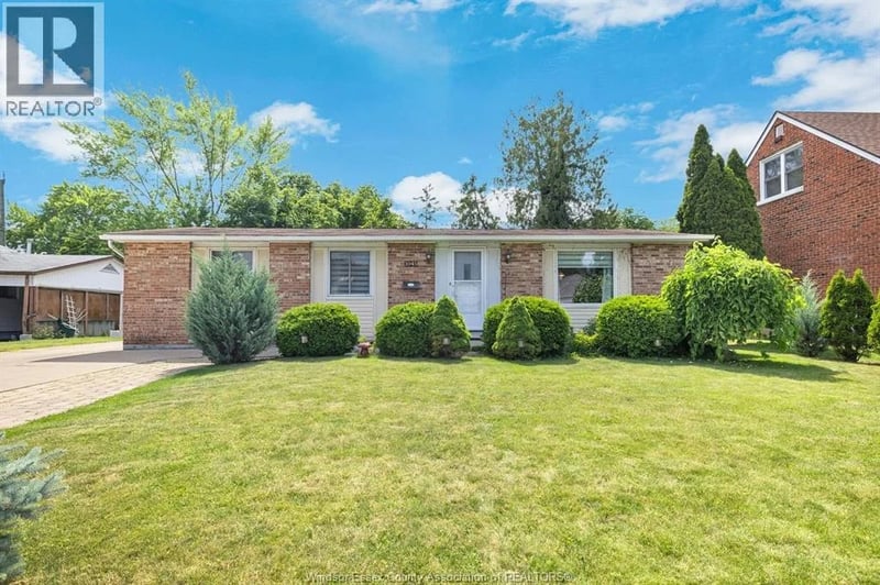 1045 REEDMERE Road, Windsor, Ontario, N8S2L9, Windsor, Ontario — photo 1 of 5