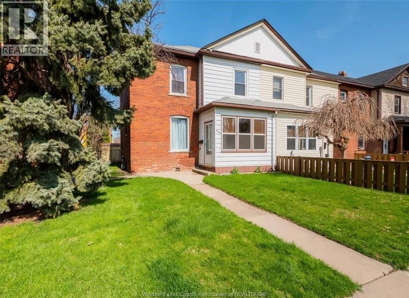 #MAIN 1064 MONMOUTH, Windsor, Ontario, N8Y3L7, Windsor, Ontario — photo 1 of 5