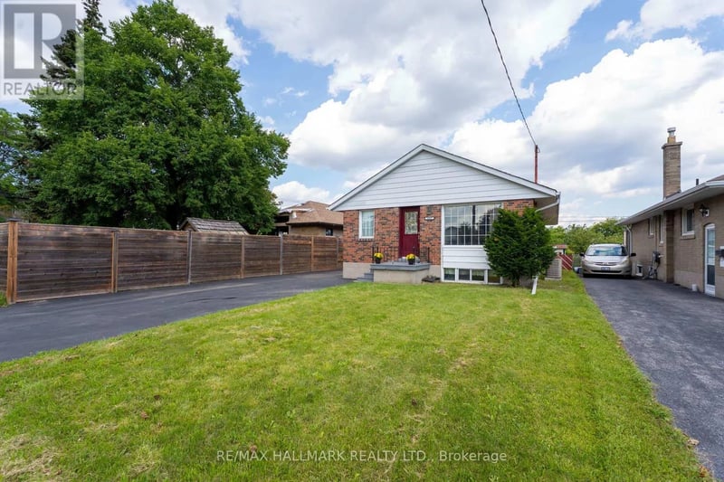 1557 Pharmacy Avenue, Toronto (Wexford-Maryvale), Ontario, M1R2K4, Toronto (Wexford-Maryvale), Ontario — photo 1 of 5