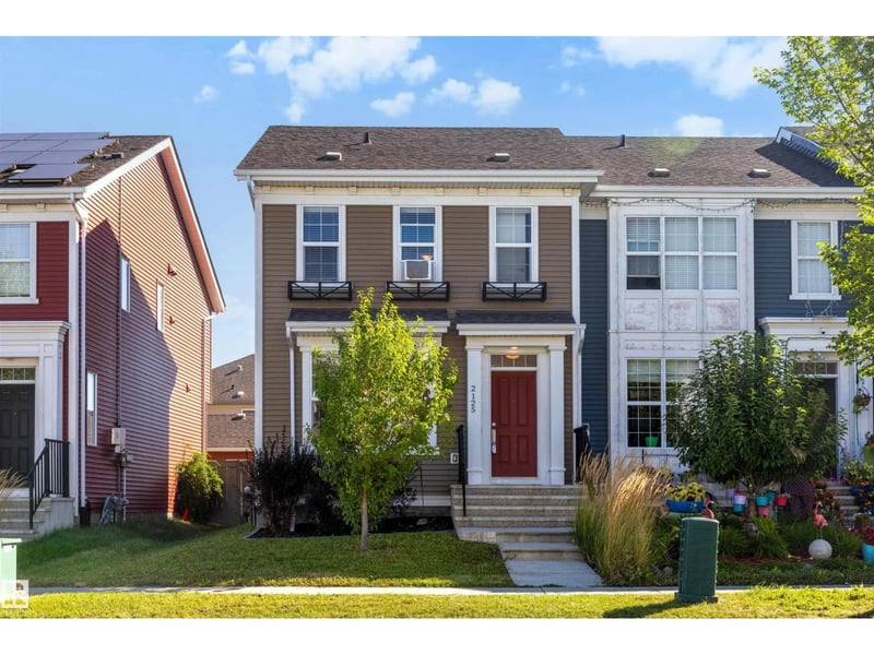 2125 24 ST NW, Edmonton, Alberta, T6T0Y4, Edmonton, Alberta — photo 1 of 5