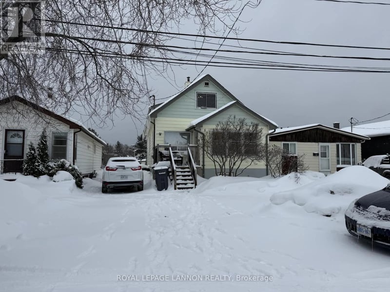 216 Ontario Street, Thunder Bay (Court / Cumberland), Ontario, P7B3G8, Thunder Bay (Court / Cumberland), Ontario — photo 1 of 5