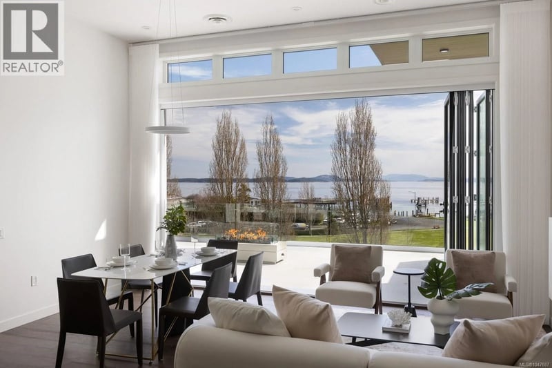 #401 9570 Fifth Street, Sidney, British Columbia, V8L2W5, Sidney, British Columbia — photo 1 of 5